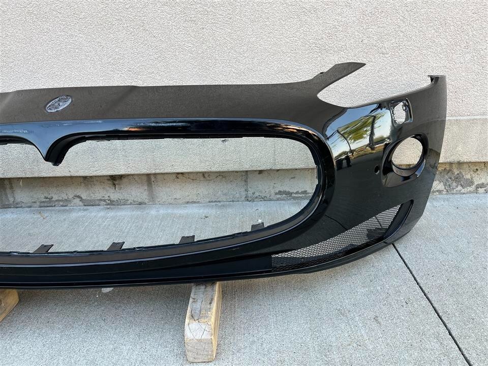 2008-2011 08 09 10 11 Maserati Gran Turismo Front Bumper OEM 080055600