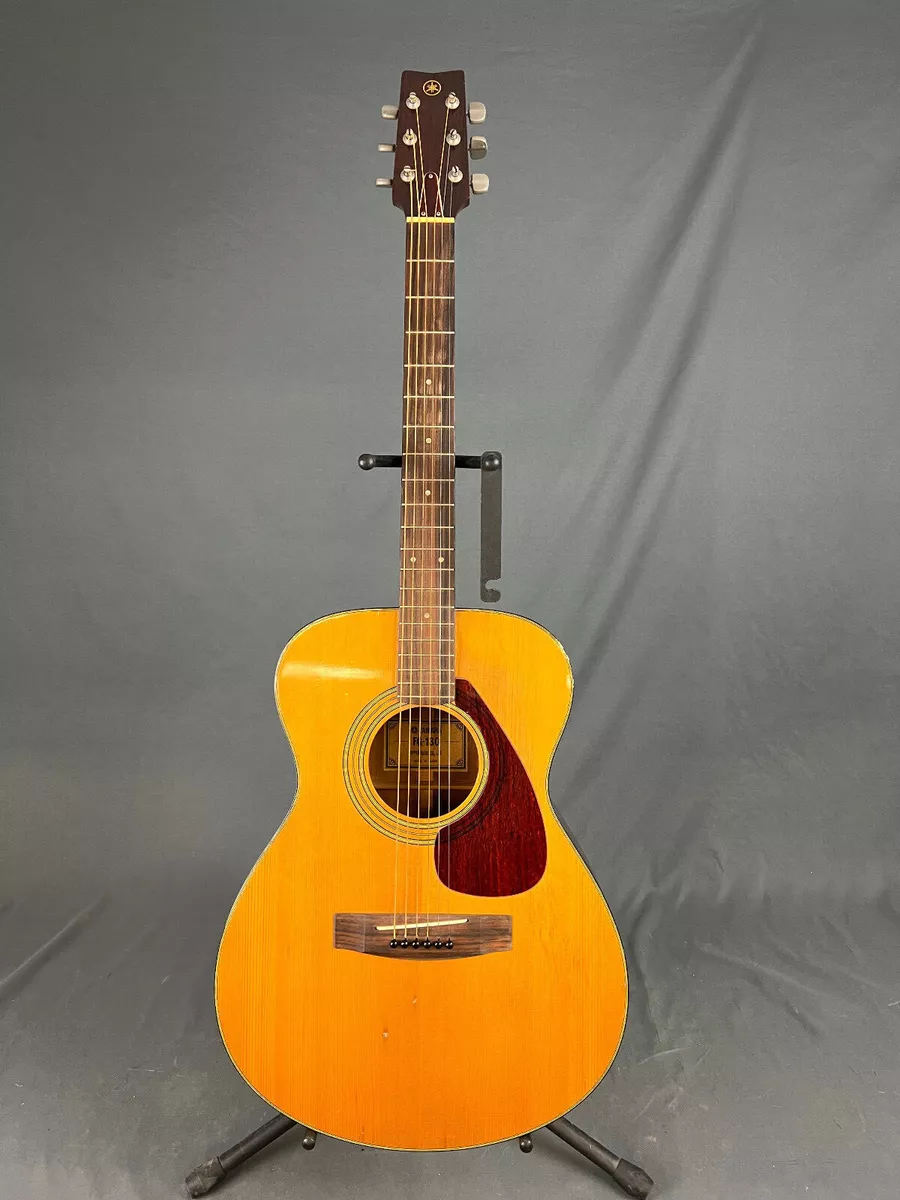Yamaha FG 130 Acoustic Guitar Made in Japan with Hard Case Mid 1970 s