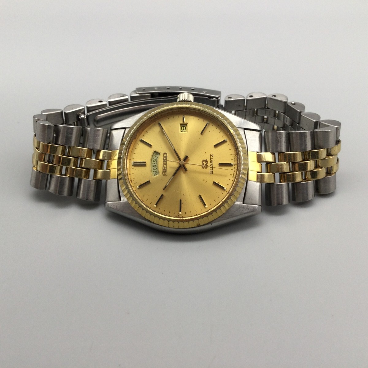 Vtg Seiko SQ Watch Men Silver GoldTone 5Y23-8A69 Day Date