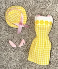 COMPLETE Barbie Fashion Avenue 1998 Boutique Yellow White Gingham Set #22923 VTG