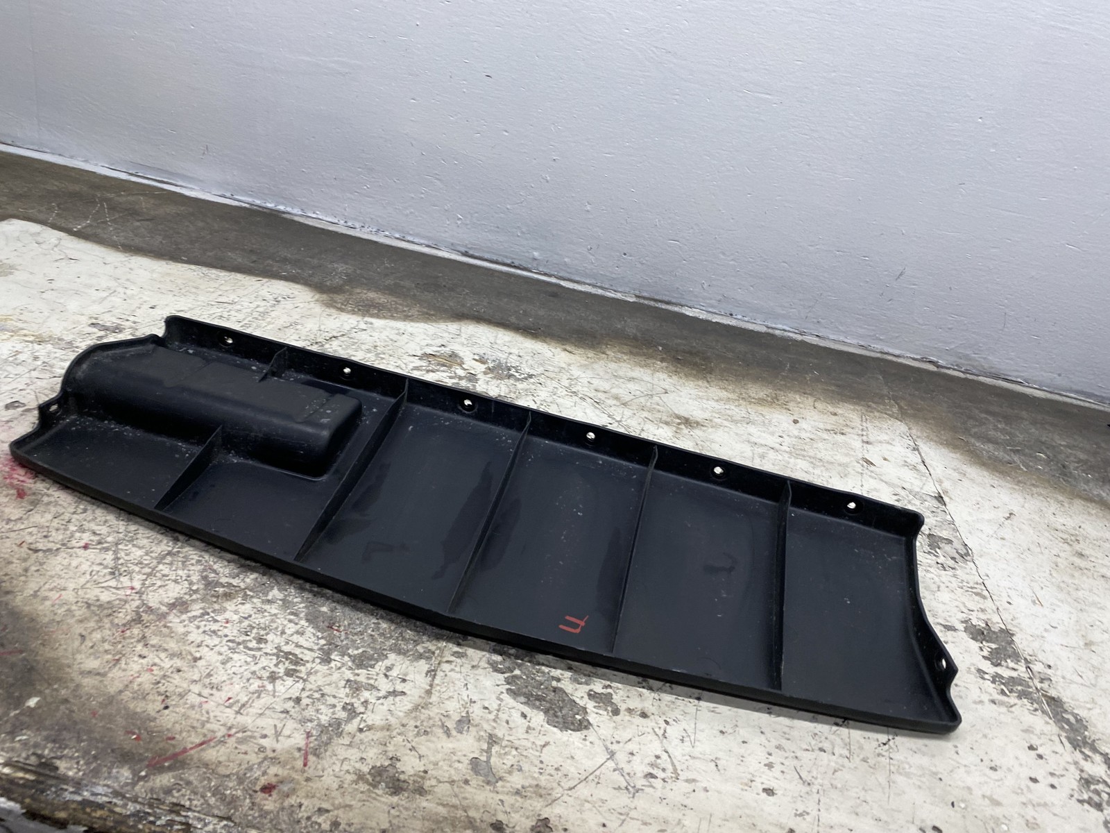 2010-2020 BENTLEY MULSANNE OEM FRONT LOWER BUMPER SHIELD GUARD PANEL 340121674
