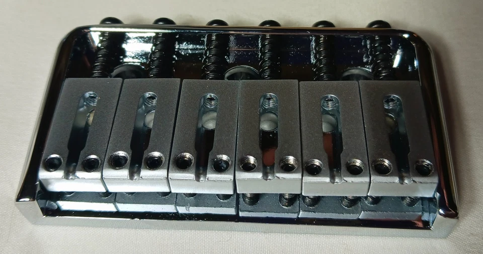 Charvel 6 Cuerdas CROMO HIPSHOT Puente rígido Negro Tornillos de entonación FERRULES Foto 4 de 4