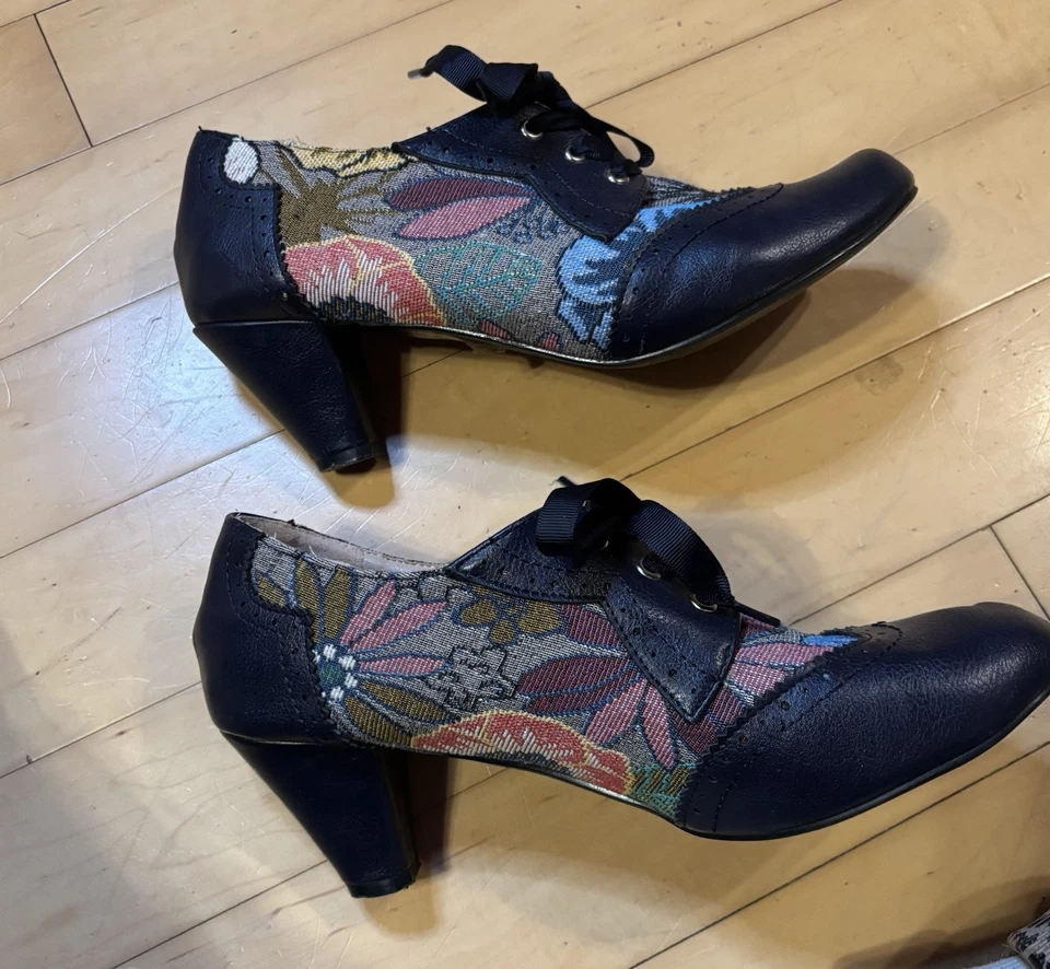 Dolce Nome Oxford Heals para mujer talla 9 cuero negro floral jacquard caprichoso Foto 3 de 4