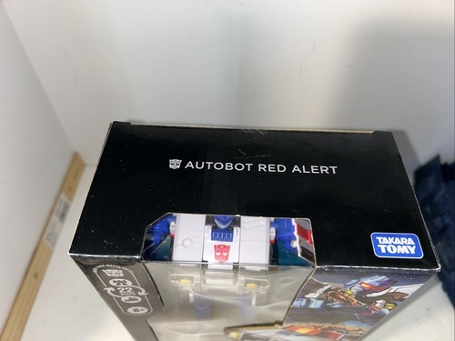Transformers Age of the Primes series Voyager class Autobot Red Alert IN-HAND - Picture 10 of 11