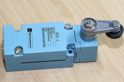 TELEMECANIQUE-Endschalter-Positionsschalter-XCK-J - 1 Stück.