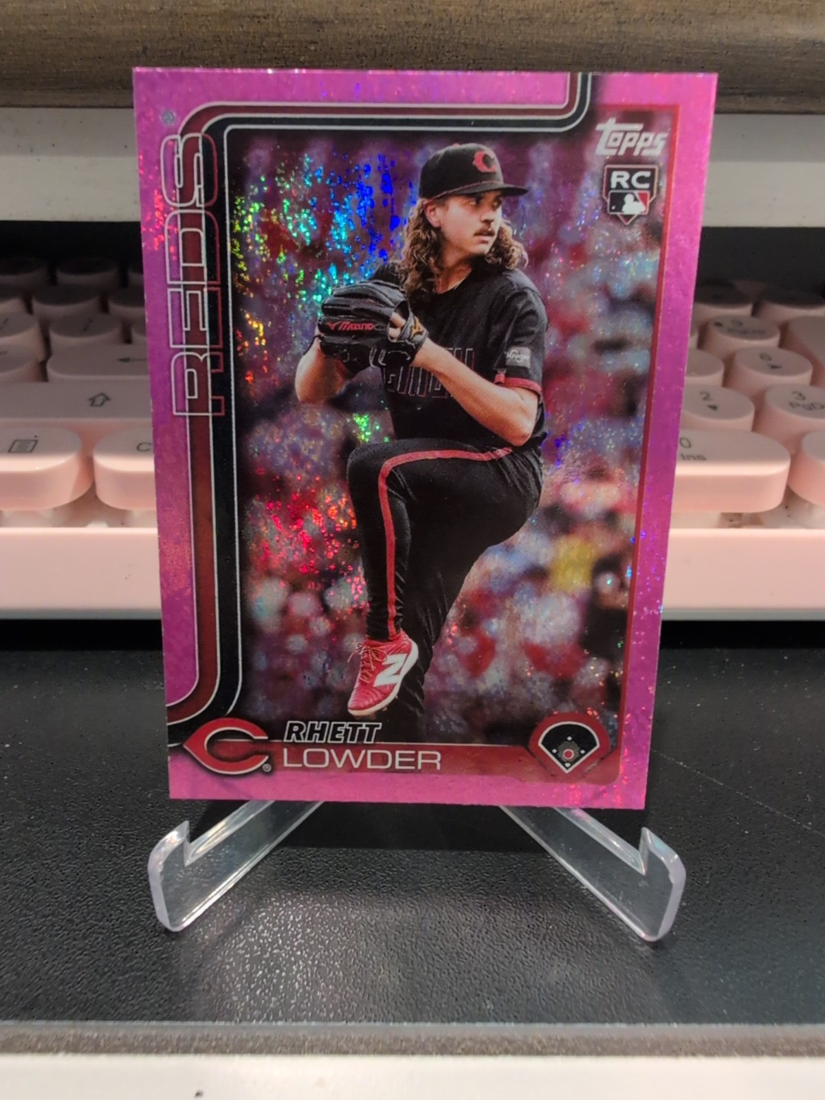 2025 Topps Series 1 Rhett Lowder #205 Pink Holo Foil (RC) Reds