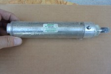SPEEDAIRE AIR CYLINDER STAINLESS 3/4-16 NOSE MOUNT 1.5" BORE 5" STROKE 6W161