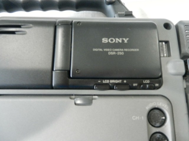 Batterie 2400mAh type NP-F550 NP-F570 Pour Sony DCR-VX2000E, DSR-PD150P