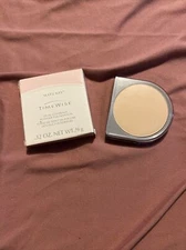 Mary Kay Timewise Dual Coverage Foundation Ivory 100 New 3879 NOS Discontinued