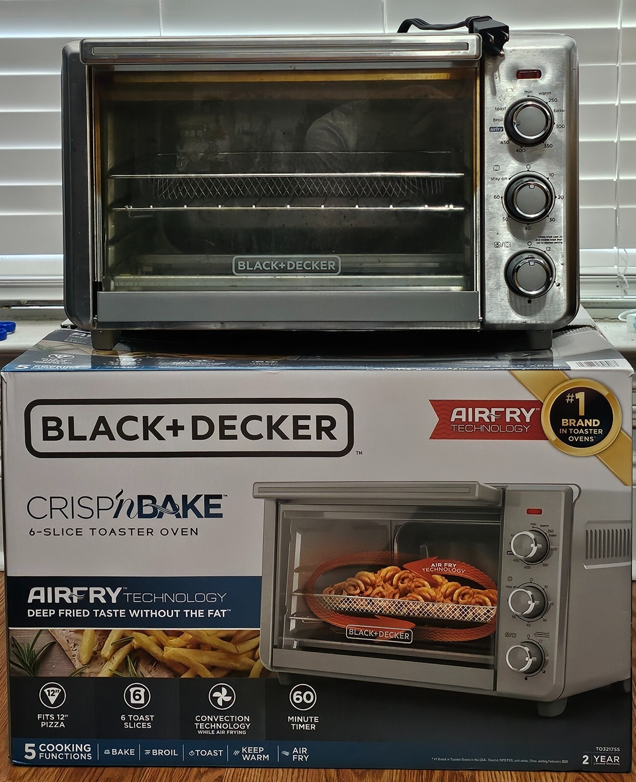 BLACK+DECKER Crisp 'N Bake Air Fry 6Slice Toaster Oven Silver