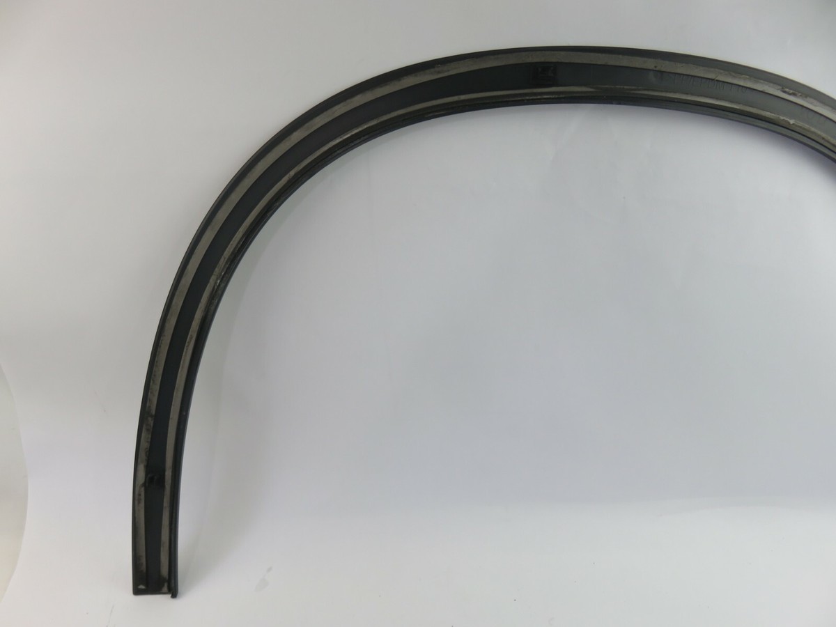 Mercedes Benz GLA250 Quarter Wheel Flare Molding Front Left 15 19 