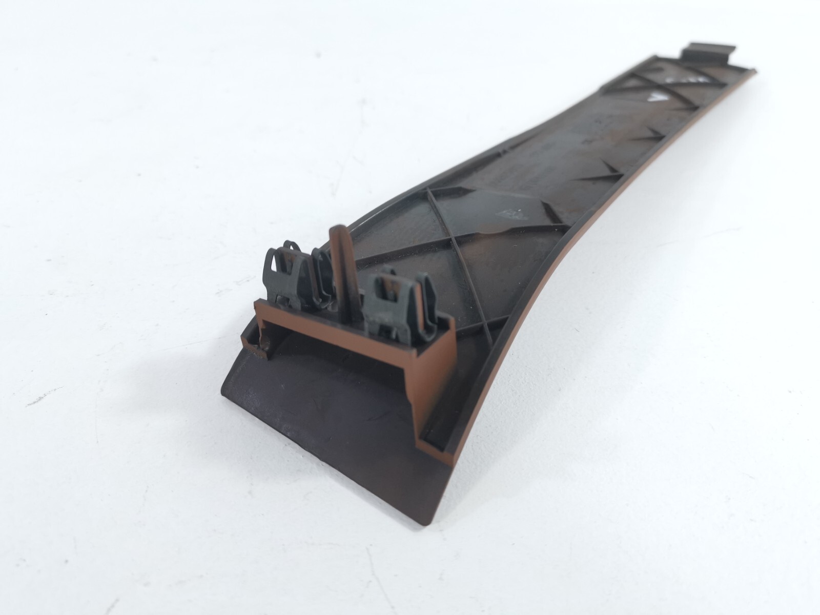 14-19 MASERATI QUATTROPORTE S A PILLAR LEFT SIDE COVER TRIM 670011108 AAH23983