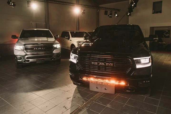 2019 2020 2021 RAM 1500 M&R KIT DE LUZ LED DOBLE 40" - 2 barras de luz Foto 2 de 4