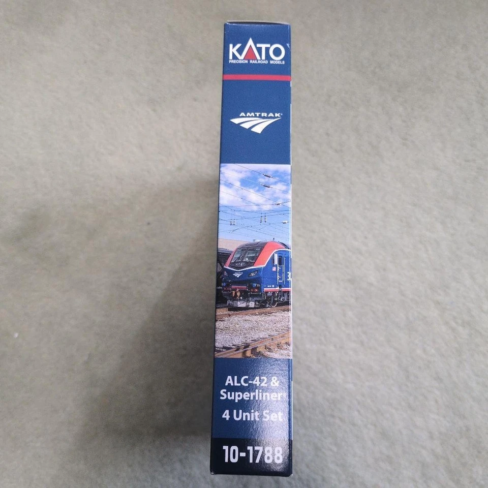 Kato N Scale Amtrak ALC-42 & Superliner Phase VI 4-Unit  Starter Set  10-1788 - Image 4 of 4