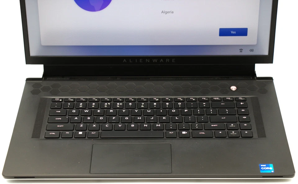 Alienware X17 R2 - FHD - i7-12700H - 32GB RAM - RTX 3070Ti - 1TB SSD - Lunar - Image 2 of 4