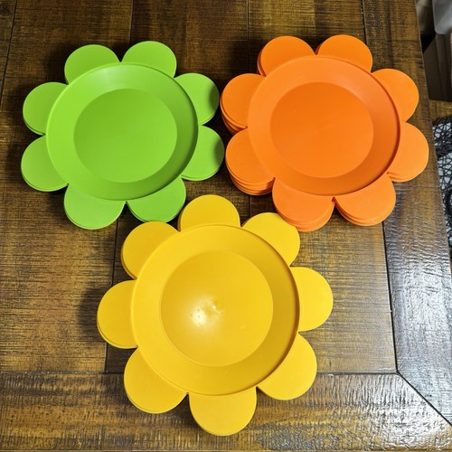 11 Vtg 60s BeautyFlex MOD Daisy Flower Power Hard Plastic Paper Plate HoldersUSA