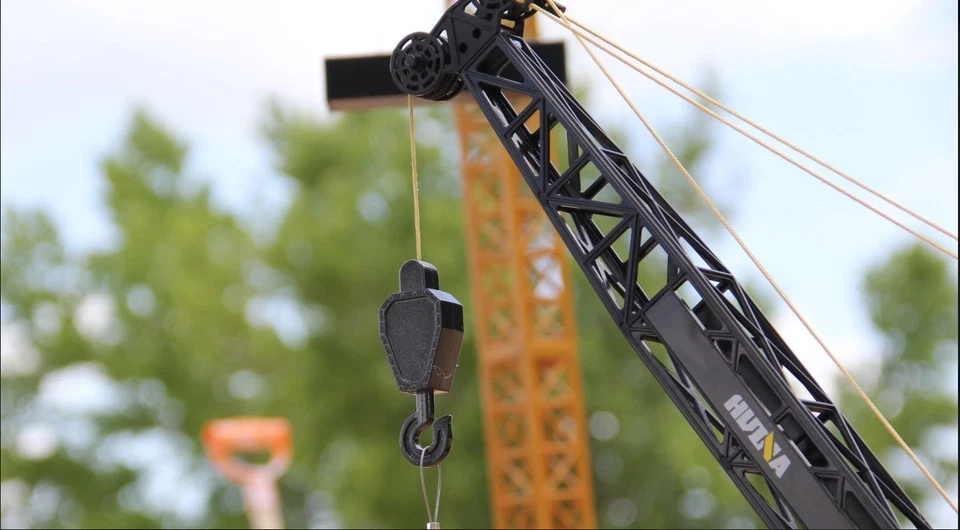 Huina SAN50T 1/14 Scale Mobile Crane RTR RC Construction Vehicle Heavy Duty - Image 4 of 4