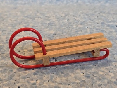 Schlitten für Caco-Puppenhaus 1:12, Buchenholz, lackiert, 70er, vintage