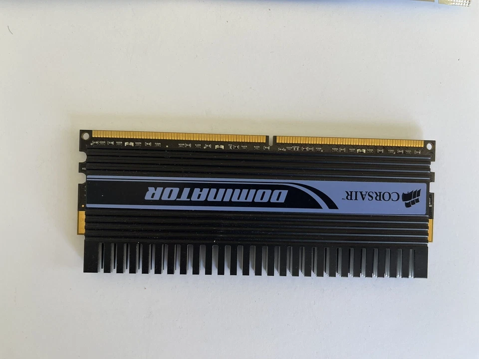 CORSAIR DOMINATOR 1GB XMS2-8500 1024MB COMPUTER RAM CM2X1024-8500C5D 2.20v V3.1 - Image 2 of 3