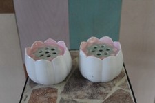 2  Vintage Matching 7 Hole Ceramic Floral Frogs Flower Shape Pink Gray 2 3/8"