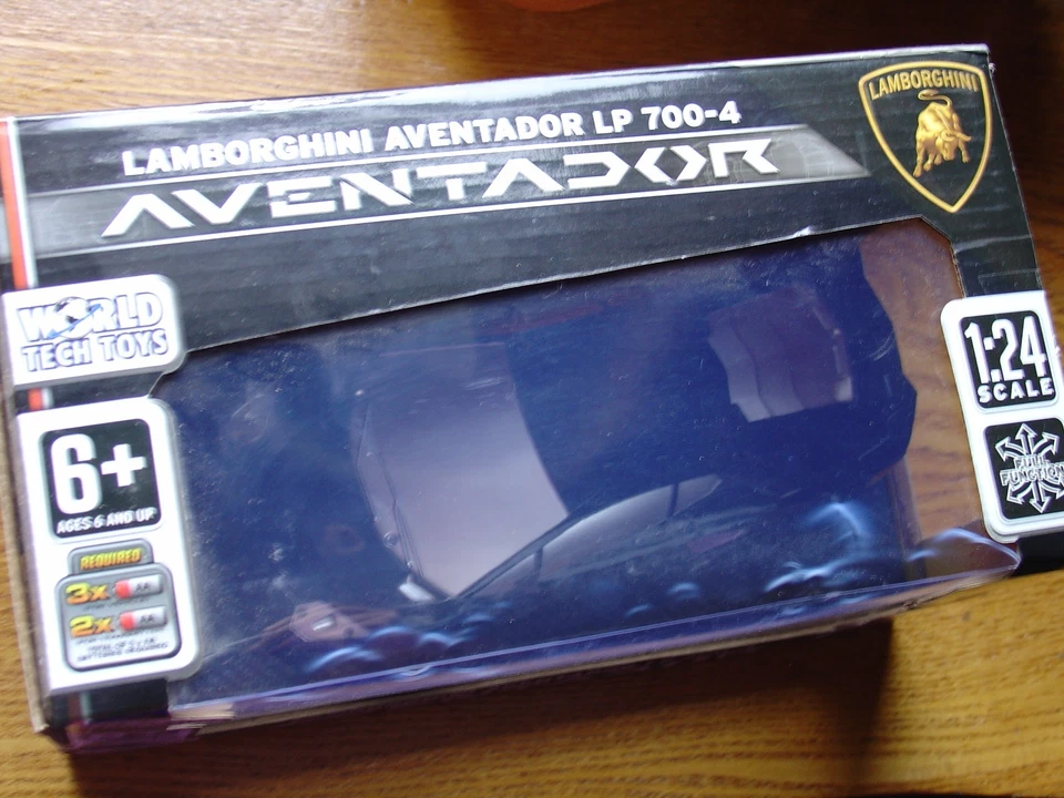 New World Tech Toys Lamborghini Aventador LP 700-4 R/C 1:24 Remote Control Car - Image 3 of 4