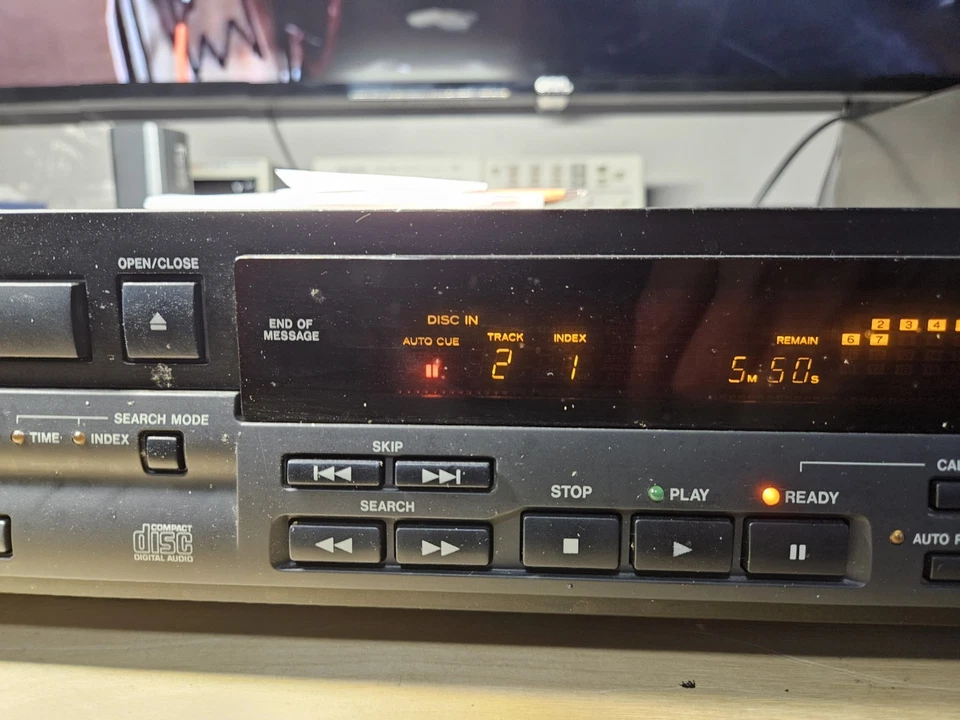 TASCAM CD-450 Professional Studio CD Player (as is)(S18) - Image 3 of 4