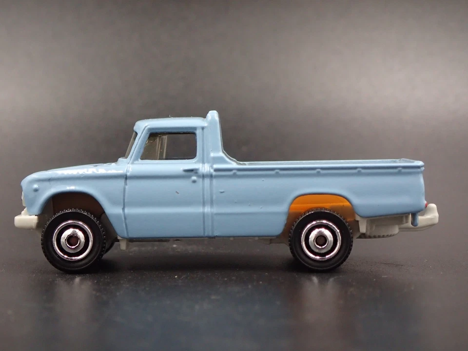 1962-1966 Nissan Junior Pick-Up Camion Hitch 1:64 Diorama Scala Modellino Auto - Immagine 2 di 4