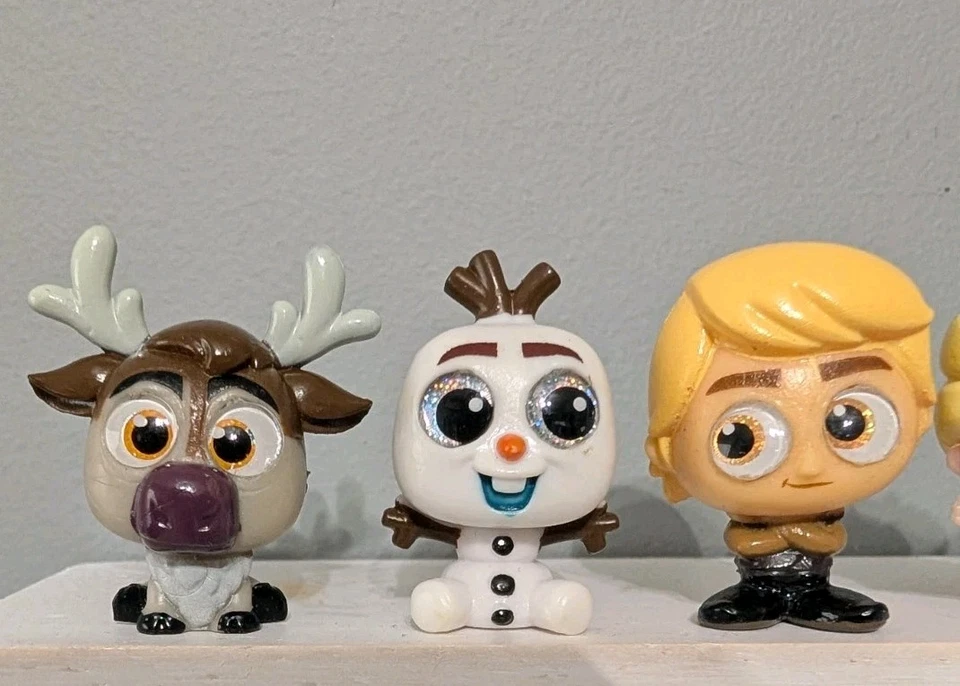 Frozen Disney Doorables - Series 4 y 5 juegos + ¡más! Anna Elsa Sven Kristoff - A Foto 2 de 4