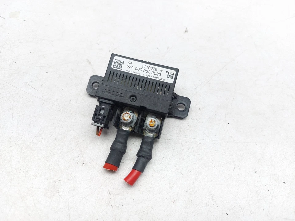 MERCEDES BENZ A CLASS W176 BATTERY RELAY MODULE A0009822023 2014 - Image 3 of 4