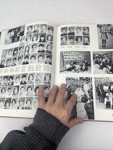 1968 CASCADE HIGH SCHOOL YEARBOOK, EVERETT, WASHINGTON VISTA - Picture 16 of 22