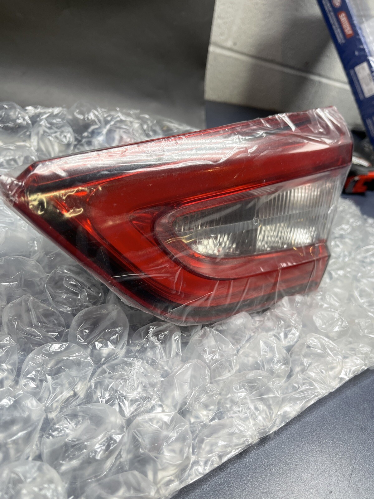 2014-2017 MASERATI QUATTROPORTE M156 OEM RIGHT INNER TAIL LIGHT LAMP 670009228