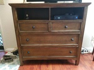 Good Condition Good Looking Used Tv Dresser Combo Lg 3 9 Ht 3