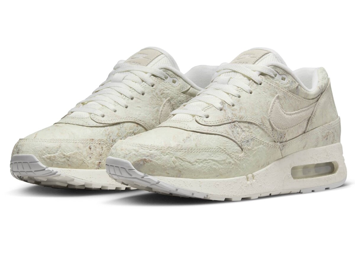 絶版希少品　NIKE   SNEAKER MASTERPIECE Nike Sneaker Masterpiece - Galerie Babylone
