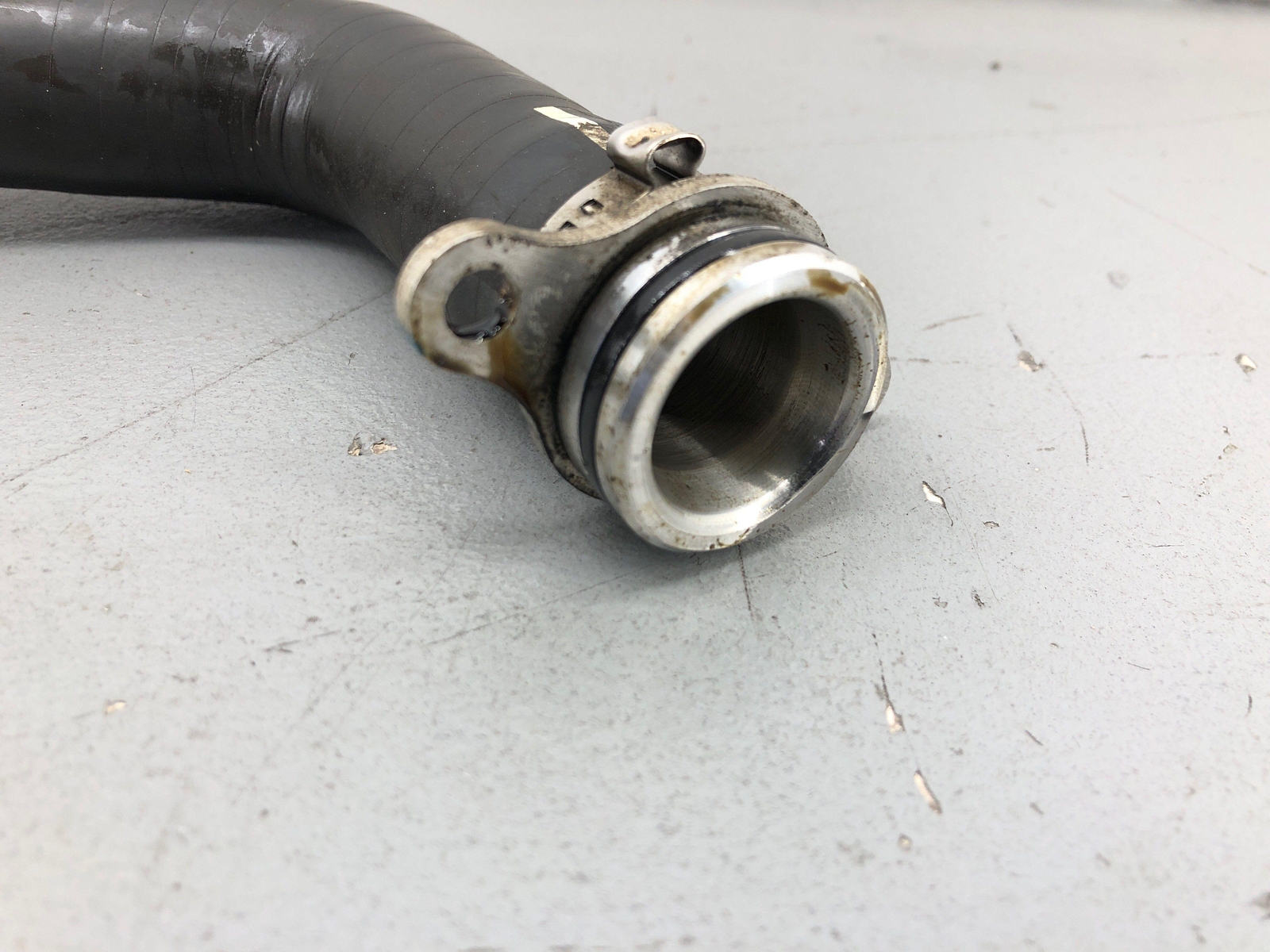 2020-2023 MCLAREN GT 4.0L ENGINE OIL MISC HOSE PIPE LINE 22FA080GP OEM 2021 2022