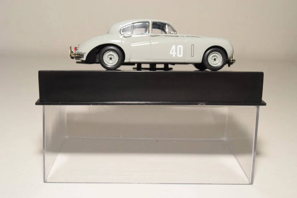 A39 1:43 IXO RAC238 JAGUAR MKVII #40 MUSGO AGITADO SILVERSTONE 1953 SIN USAR, EN CAJA RARO Foto 4 de 4