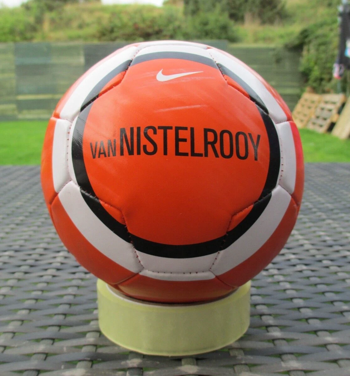 Nike cheap ball 2004