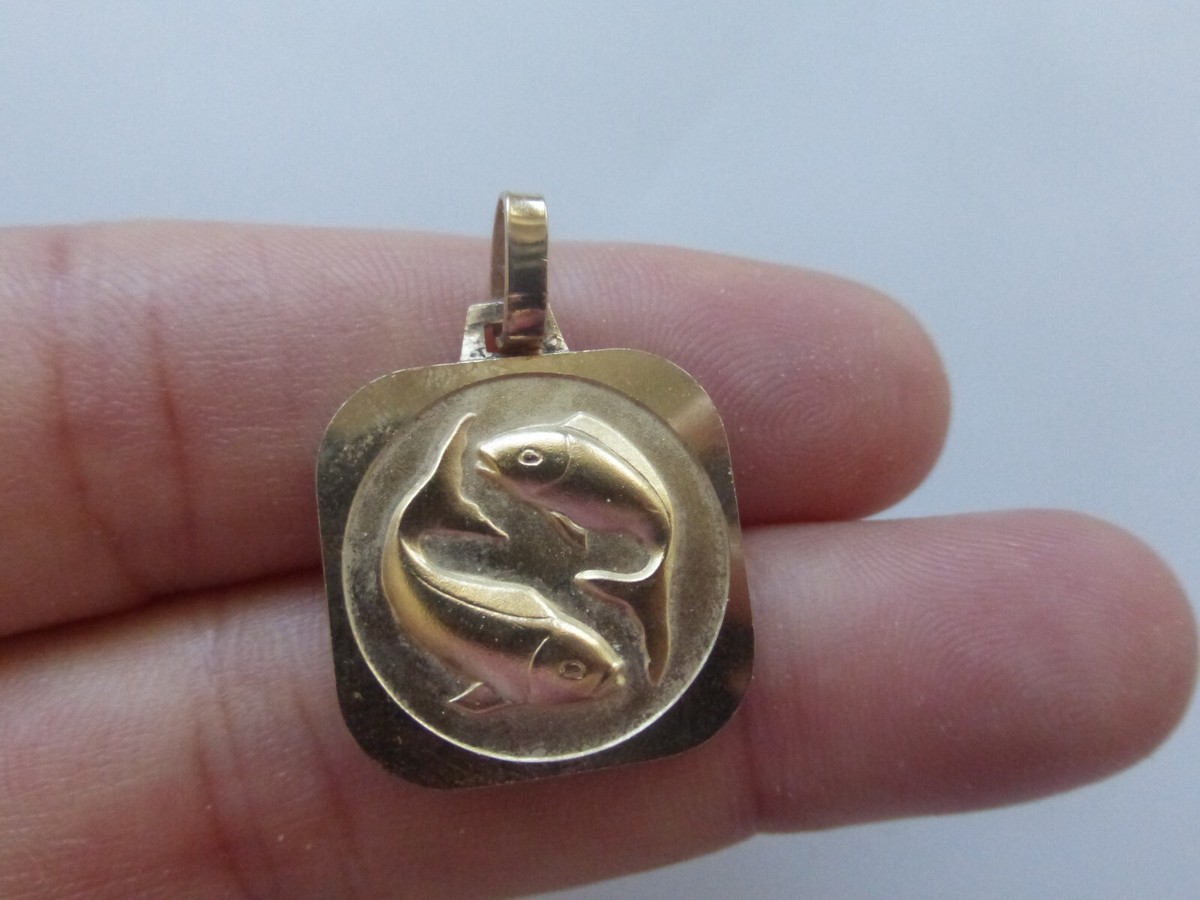 Médaille Bijou Signe Du Zodiaque Poissons - Couleur Or - Modèle Astrologique *4825 - Occasion