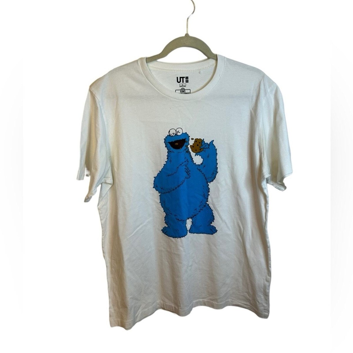 UNIQLO X KAWS COOKIE MONSTER COLLAB TEE MENS SIZE LARGE | eBay