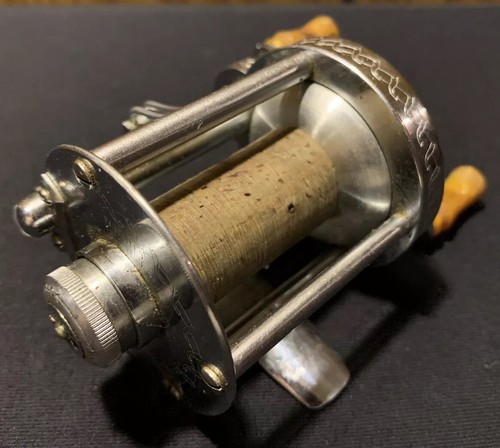 2 Vtg Pflueger SKILKAST Casting Fishing Reels 1953 Marble Bakelite Made In USA - Picture 10 of 12