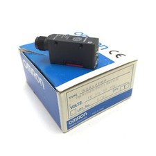 Omron E3S-AD68 Photoelectric Reflective Sensor, Range 100mm, Supply 10-30VDC