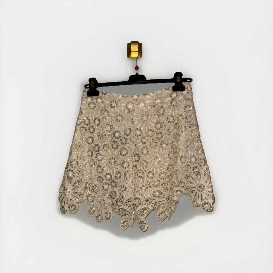 Shorts Maje de crochê e lantejoulas, tamanho 38, novo com etiquetas, varejo $385 - Imagem 4 de 4