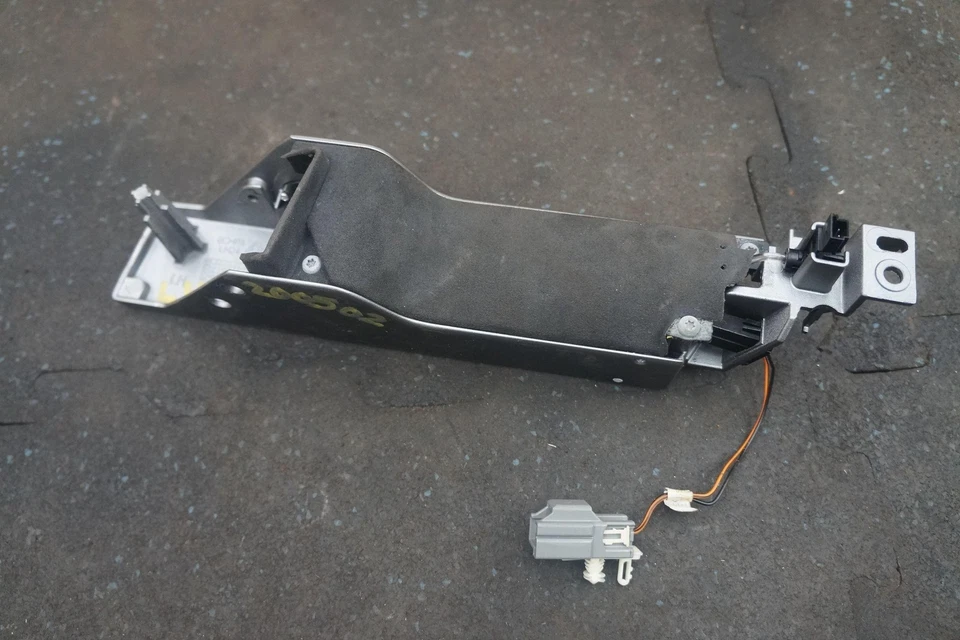 左后内门把手窗开关原始设备制造商阿斯顿·马丁 Rapide 2014 — 第 3/4 张图片