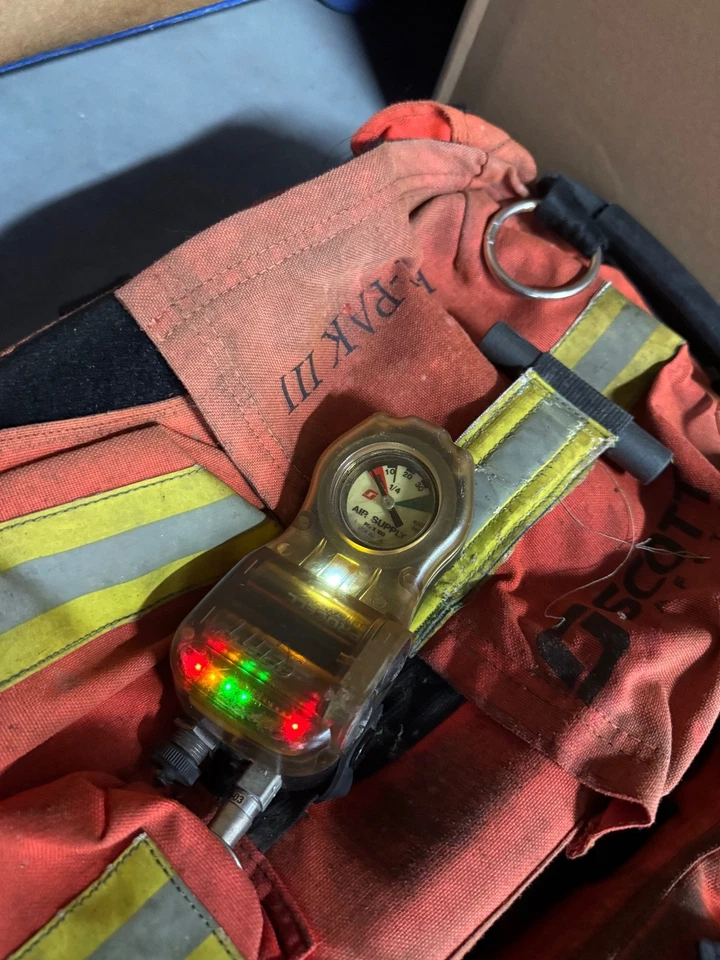 Scott RIT PAK III (3) | 4500 PSI | SIN tanque | Artículo usado | Evidente desgaste por uso Foto 3 de 4