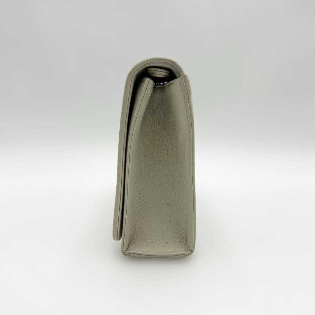 Valentino Garavani White Leather Chain Clutch Bag, Slightly Used Japan thumbnail 4