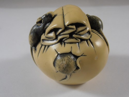 Japanische Netsuke Mäuse Ratte auf Reissack Tasche Harz Peabody Museum Salem Sammlung - Bild 3 von 7