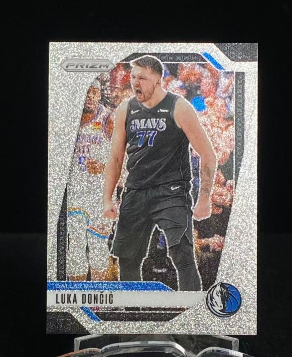 Lukas Doncic 2024-25 Panini Prizm Silver Glitter #89