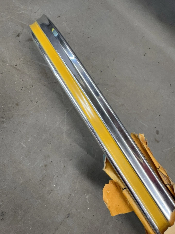 Nuevo de Lote Antiguo 1973-1977 Chevy Camión Cama Esquina Caja Moldura Lateral Borde C10 K10 K15 C15 K20 Foto 2 de 4