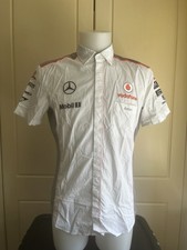VODAFONE McLAREN MERCEDES F1 TEAM ISSUE SHORTSLEEVE SHIRT MENS MEDIUM BOSS 2013