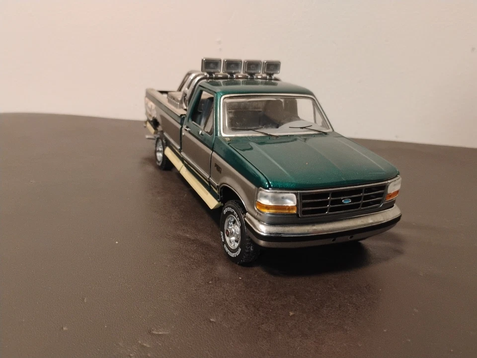 FRANKLIN MINT 1996 FORD F-150 ULTIMATE SPORTSMAN'S PICKUP TRUCK 1:24 NO BOX - Image 4 of 4