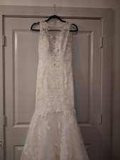 Ivory Lace Sleeveless Mermaid Wedding Dress V-Neck with Beading and Train